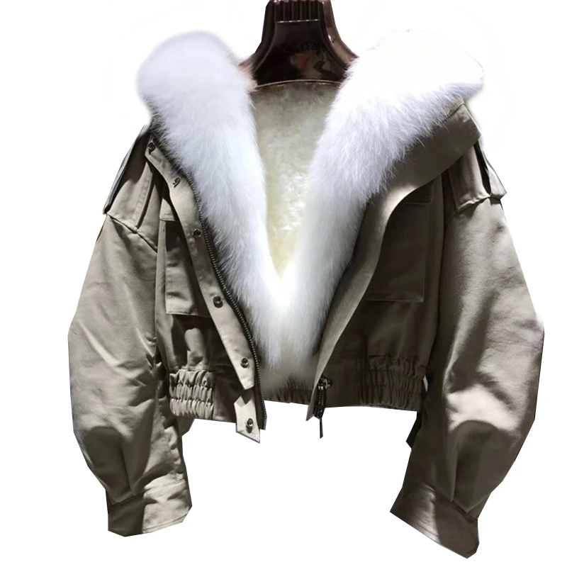 

Женское короткое пальто на меховой подкладке из натуральной овечьей шерсти