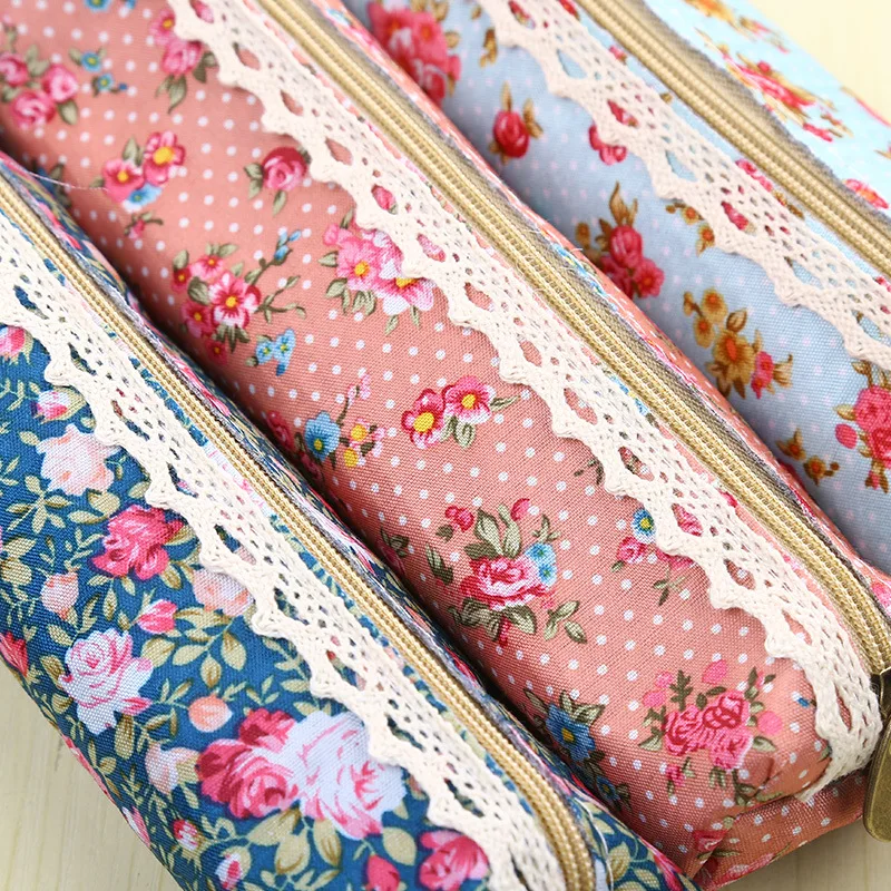 Пенал холщовый на молнии с цветочным принтом и кружевной бахромой в стиле ретро 1