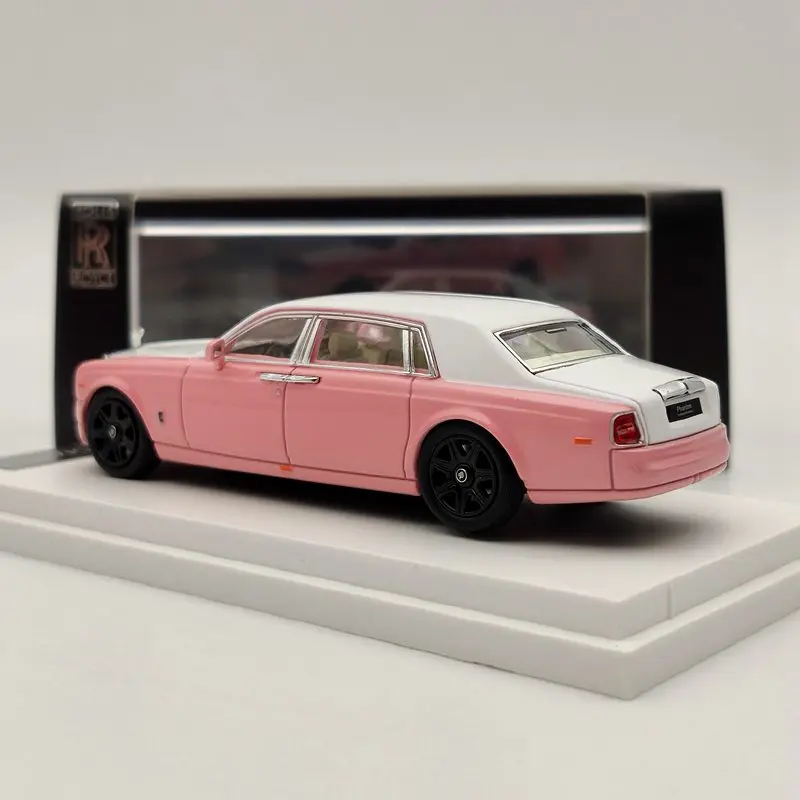 Коллекционные модели автомобилей из коллекции лимитированного выпуска розового