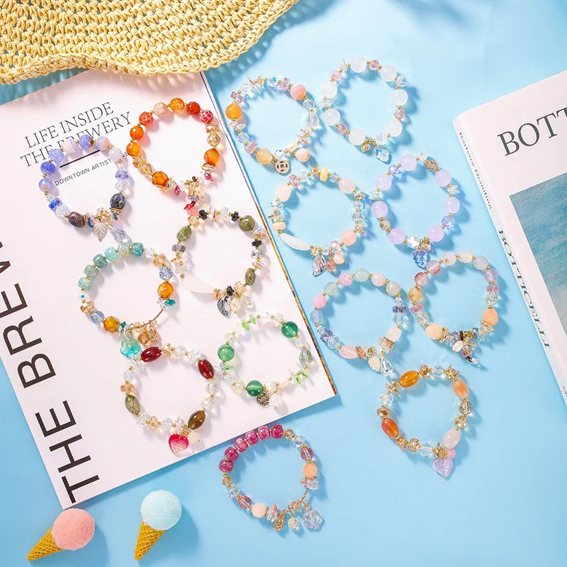 Женский браслет с кристаллами из натурального камня в богемном стиле