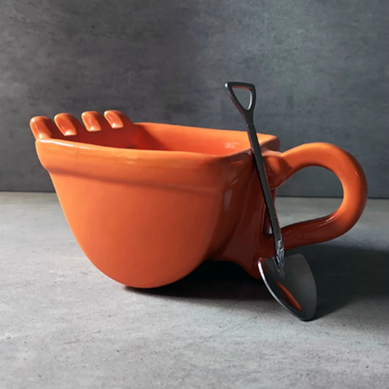 

Personality Excavator Bucket Coffee Mug Shovel Spoon Amusing Ceramics Navvy Tea Cup Verre Crane Cigarette Holder Ashtray Tumbler