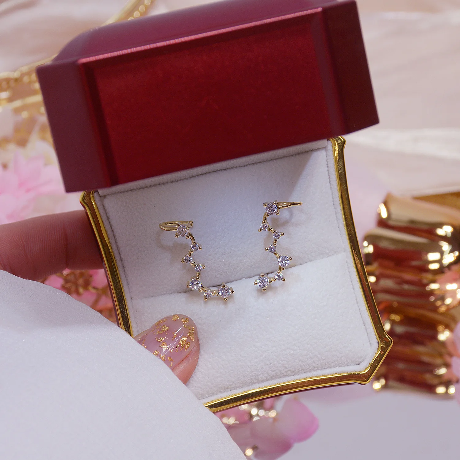 

Cute Gold Star Stud Earrings with Bling Zircon Stone for Women Trend Fashion Jewelry Korean Earrings 2021