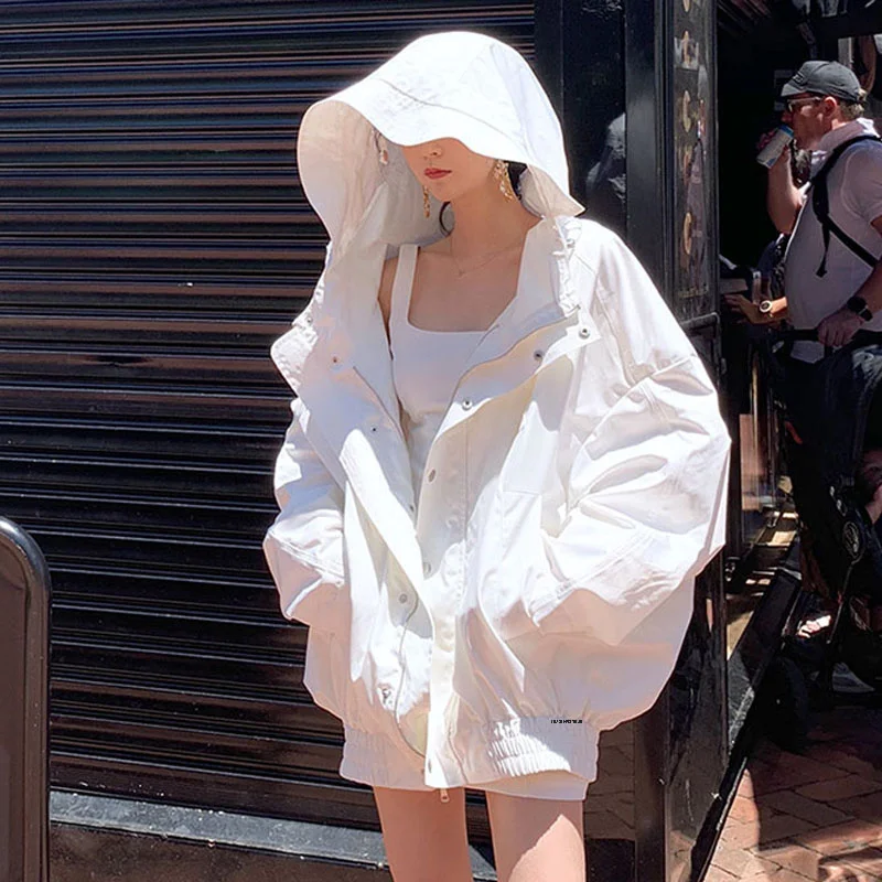 Женская ветровка с капюшоном белая Базовая куртка большого размера летняя