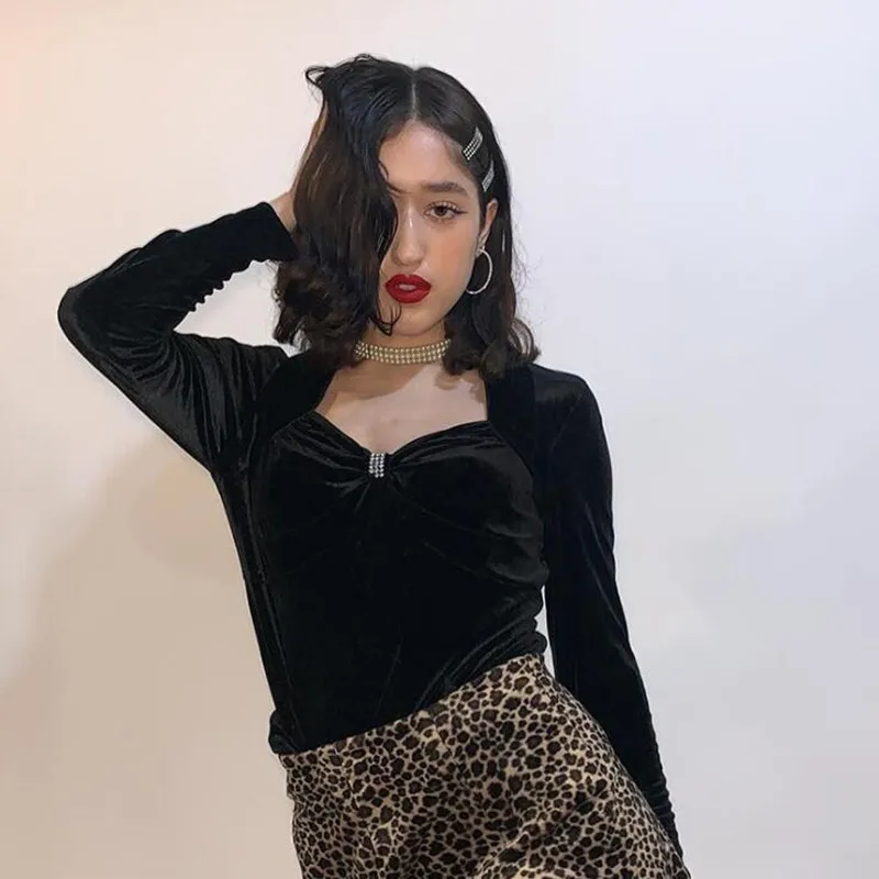 

Chic Palace Style Black Velvet Bodysuit Women V Neck Sexy Ruched Body Mujer Long Sleeve Basic Bodycon Body Suits Vintage Autumn
