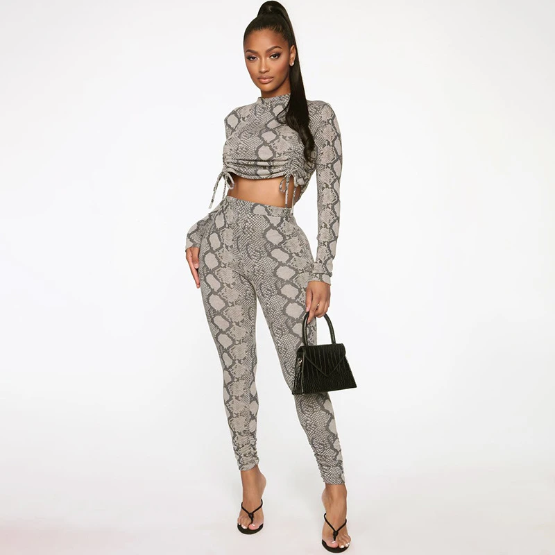 

Женская повседневная одежда из двух предметов, модный топ со змеиным принтом и длинным рукавом, открытым пупком и брюки с высокой талией