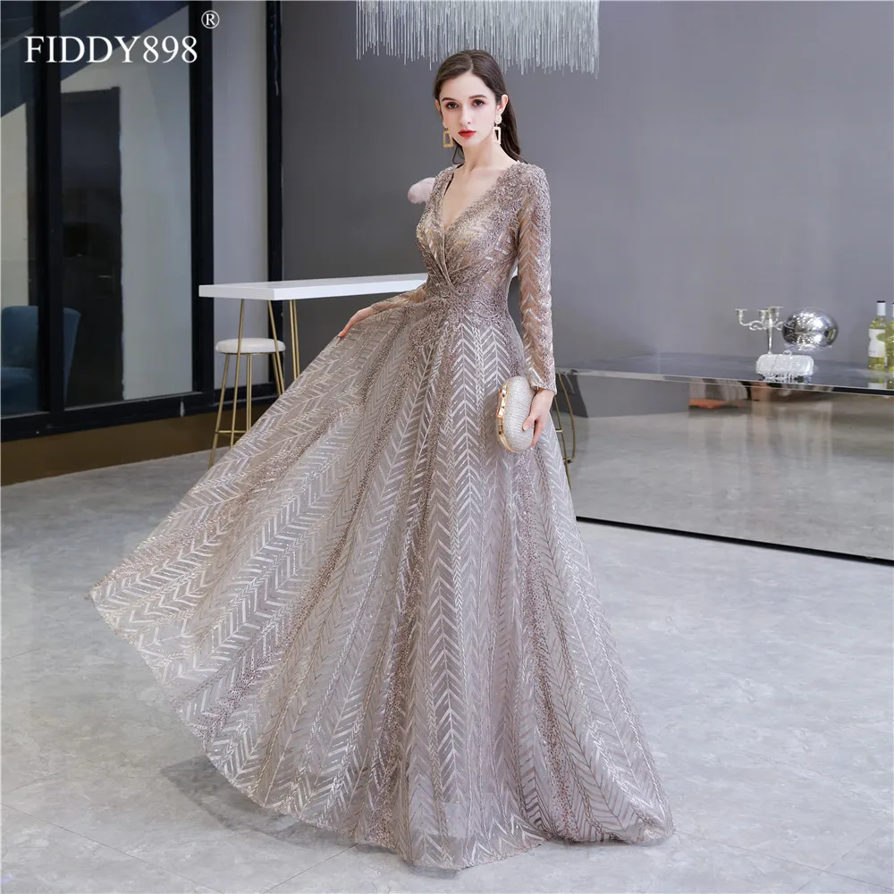 Элегантное вечернее платье с длинным рукавом а силуэт V образным вырезом