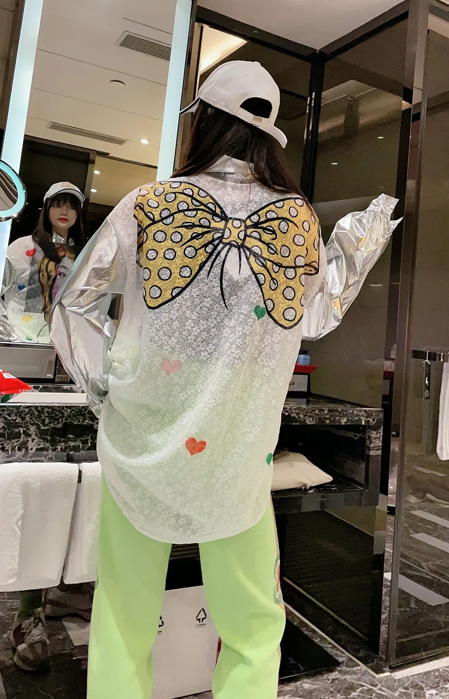 

Vefadisa Pink White Sequin Character Women Blouse 2021 Spring Autumn Bow Decoration Top Patchwork Long Sleeve Blouse QYF5229