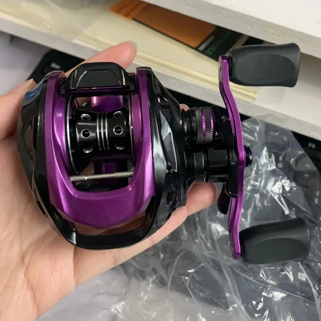

Berkley Brontosaurus Ultra Light Baitcasting Reel 5+1BB 7.2:1 Saltwater Magnetic Brake System Casting Fishing Reel 8KG Max Drag