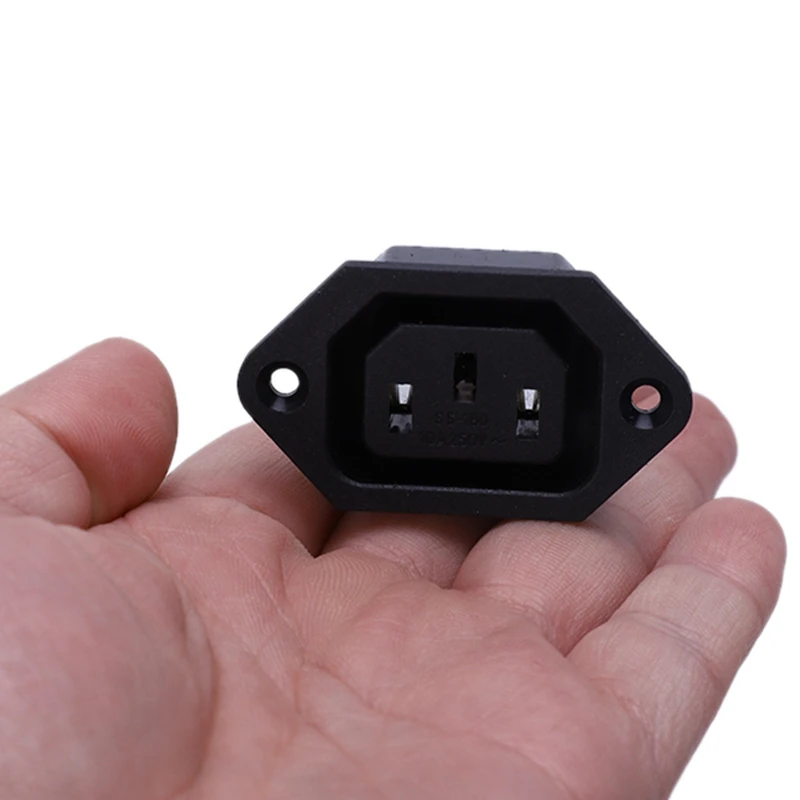 

AC 250V 10A IEC 320 C13 Panel Mount Plug Connector Socket Black