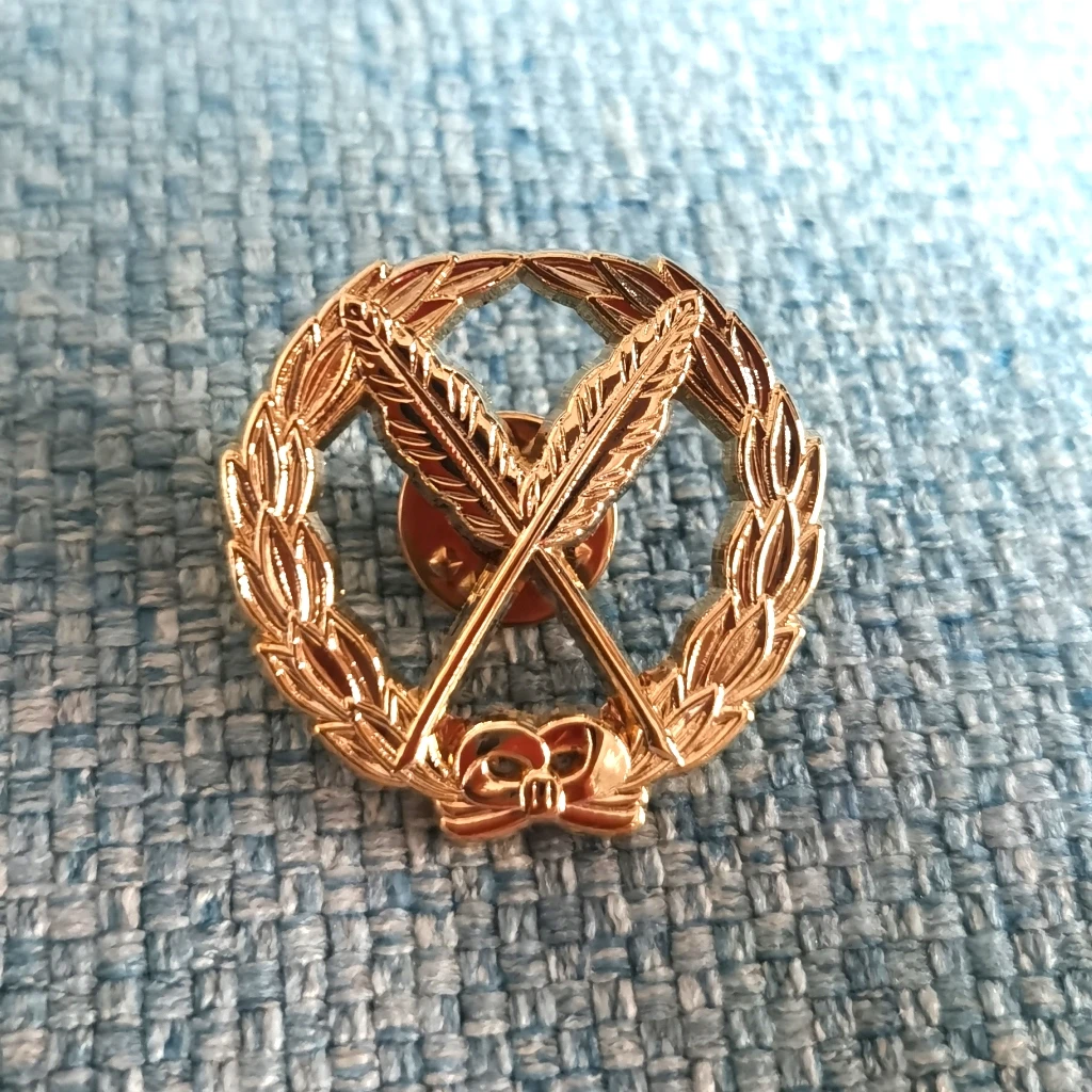 Шпилька для отворота в форме масонских ручек