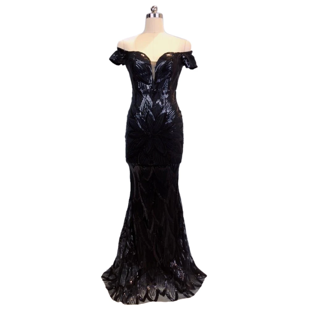 Туфли украшенные пайетками с открытыми плечами длинное вечернее вечерние