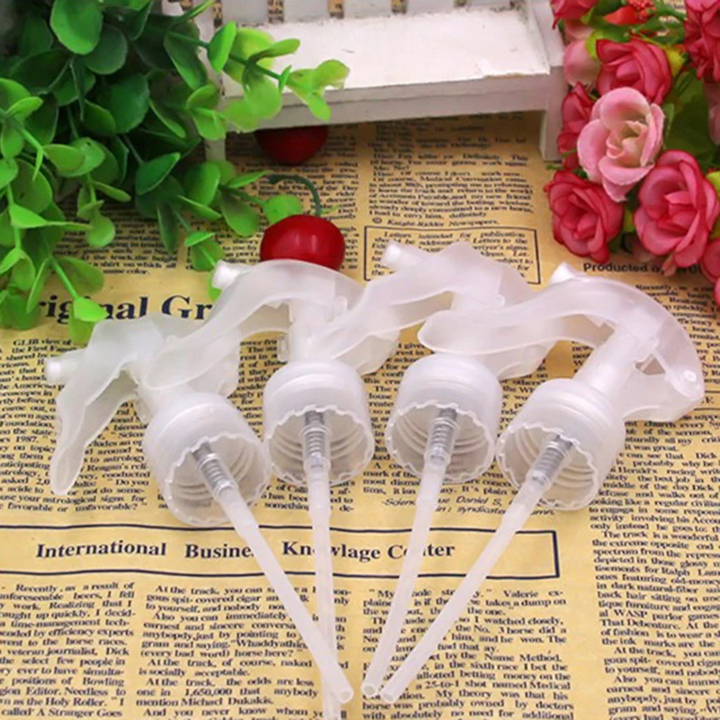 Universal Plastic Hand Button Spray Head Bottle Watering Nozzle Gardening Plant Watering Hairdressing Spray Bottle 1pcs