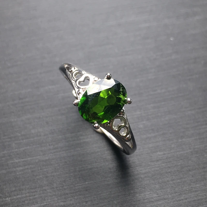 Кольцо из диопсида и серебра 925 пробы с кварцевым покрытием | Украшения