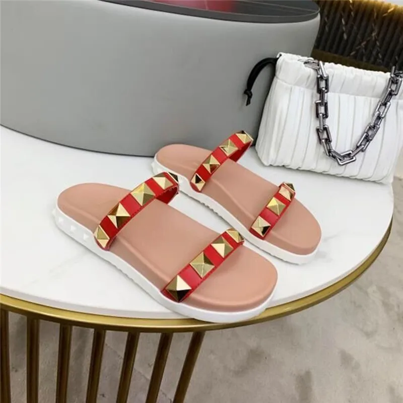 

Rivet Decoration Fashion Women Flat Sandals Real Leather Wear-Resistant Outdoor Female Flip Flop Trend Mujer Casual Shoes 2021