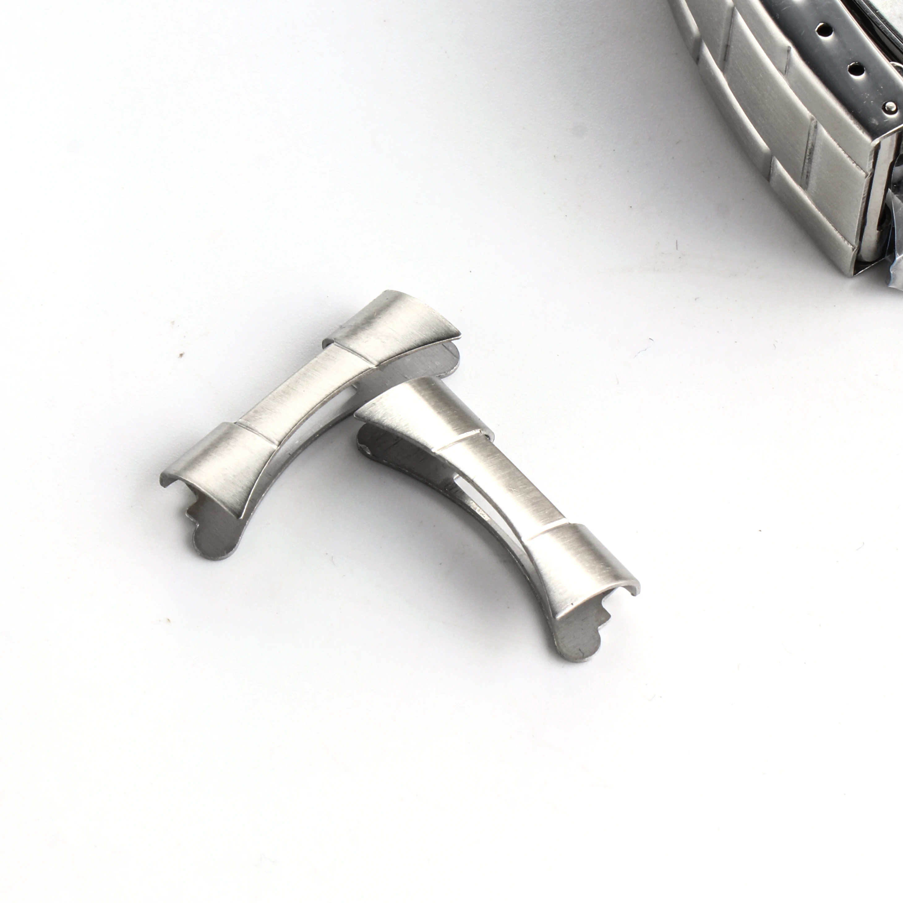 

Minutetime Vintage Watchband Watchstrap 1960 Style Men's 20mm Stainless Steel Silver Fold Buckle for 40mm Watch Case with Tools