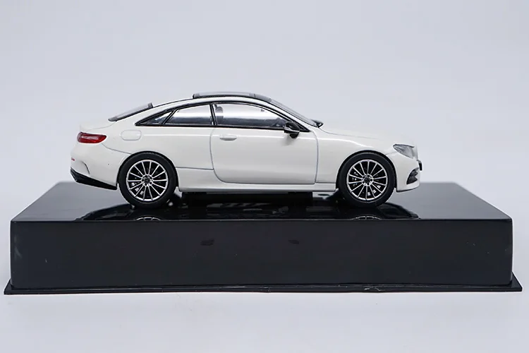 1:43 E300 E-KASE Coupe модель сплава автомобиля статические высокой моделирования металлические модельные автомобили с оригинальной коробкой