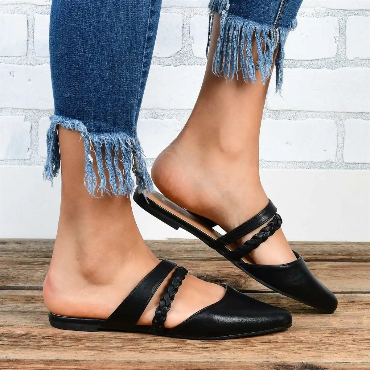 

Shoes Woman 2021 Slippers Flat Cover Toe Pantofle Big Size Summer Pointed New Soft PU Fabric Basic Rubber Slides Fretwork