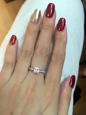 Женское серебряное кольцо с квадратными бриллиантами четырьмя когтями |