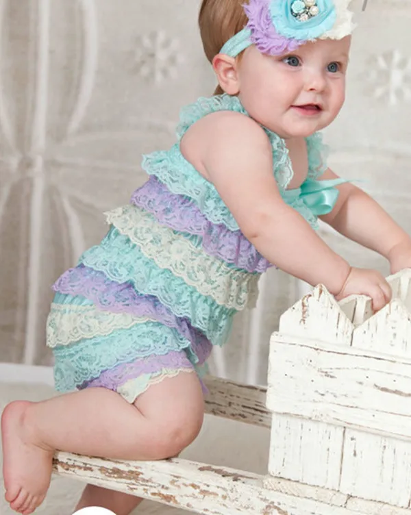 Детский кружевной комбинезон с рюшами на бретельках для девочек 0-24 месяцев | Мать