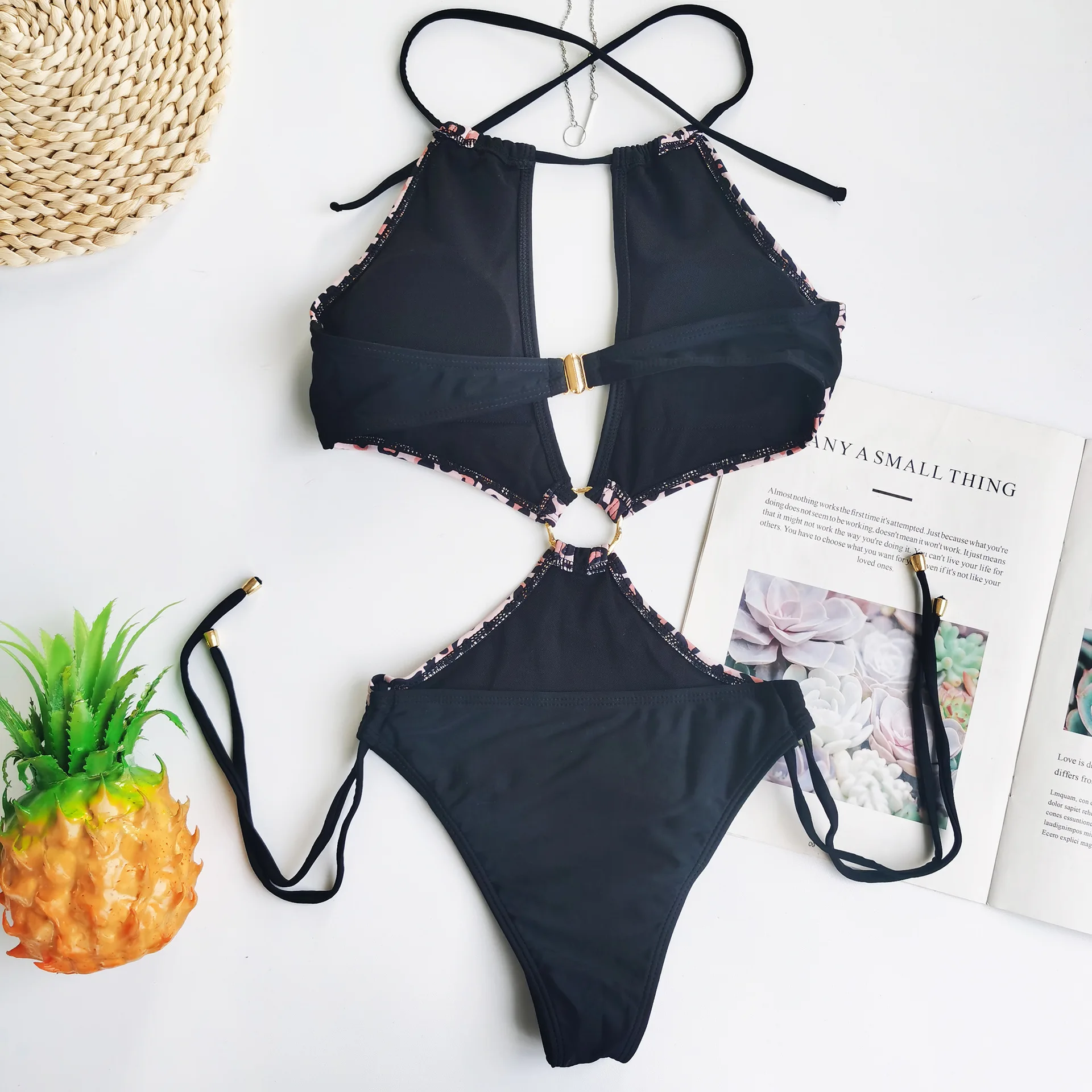 

New sexy 2020 bikini Leopard print One piece swimsuit Deep v neck Women Bodysuit swimwear High cut String Backless Beaching we