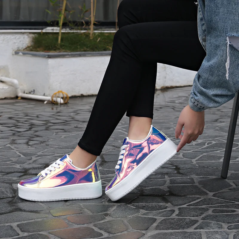 Женские кроссовки на массивной подошве розовые с блестками удобная повседневная