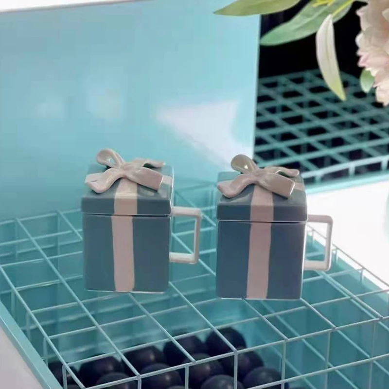 Синяя рельефная розетка кружка и чашка из костяного фарфора 300 мл белая брикет