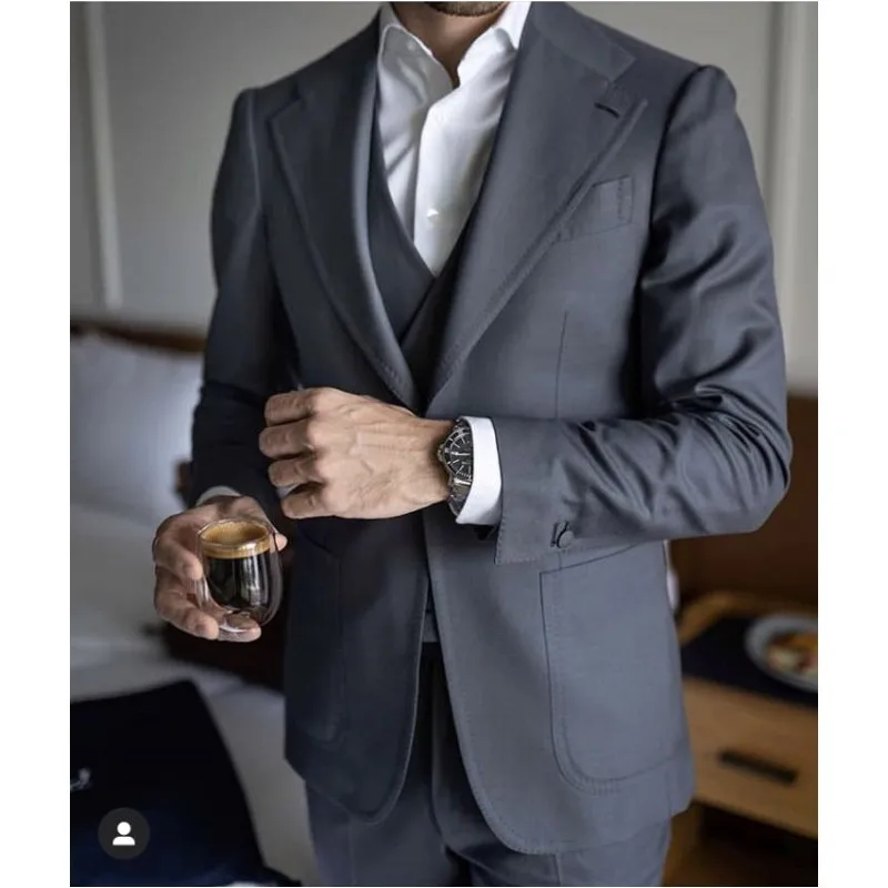 

Мужской костюм из 3 предметов, серый облегающий пиджак с пиковым отворотом и двумя пуговицами, на заказ, 2022