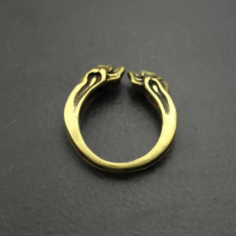 

Copper Skull Ring Outdoor EDC Personality Self Defense Brass Retro Finger Ring Fist Ring for Men and Women Protective Tools