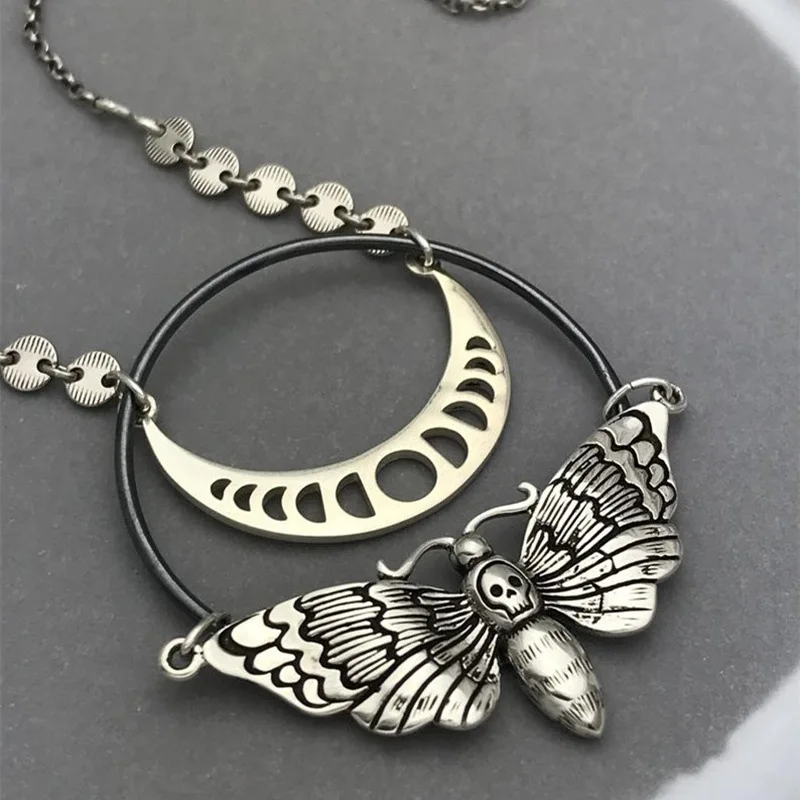 

Vintage Skull Moth Necklace Death Insect Head Butterfly Moon Phase Occult Jewelry Women Statement Necklaces Gift High Quality