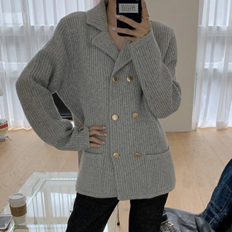 Женский трикотажный двубортный кардиган элегантный однотонный вязаный свитер с