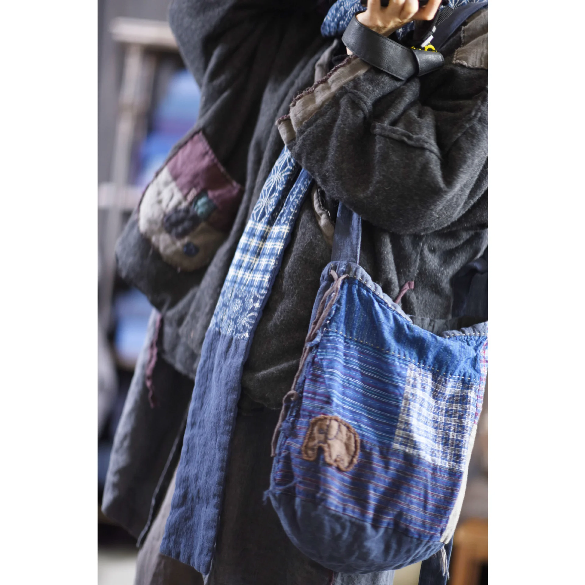 

20 ноября/anbai народное Плетение ручной работы Грубая ткань ручная вышивка Регулируемый через плечо портативный мессенджер