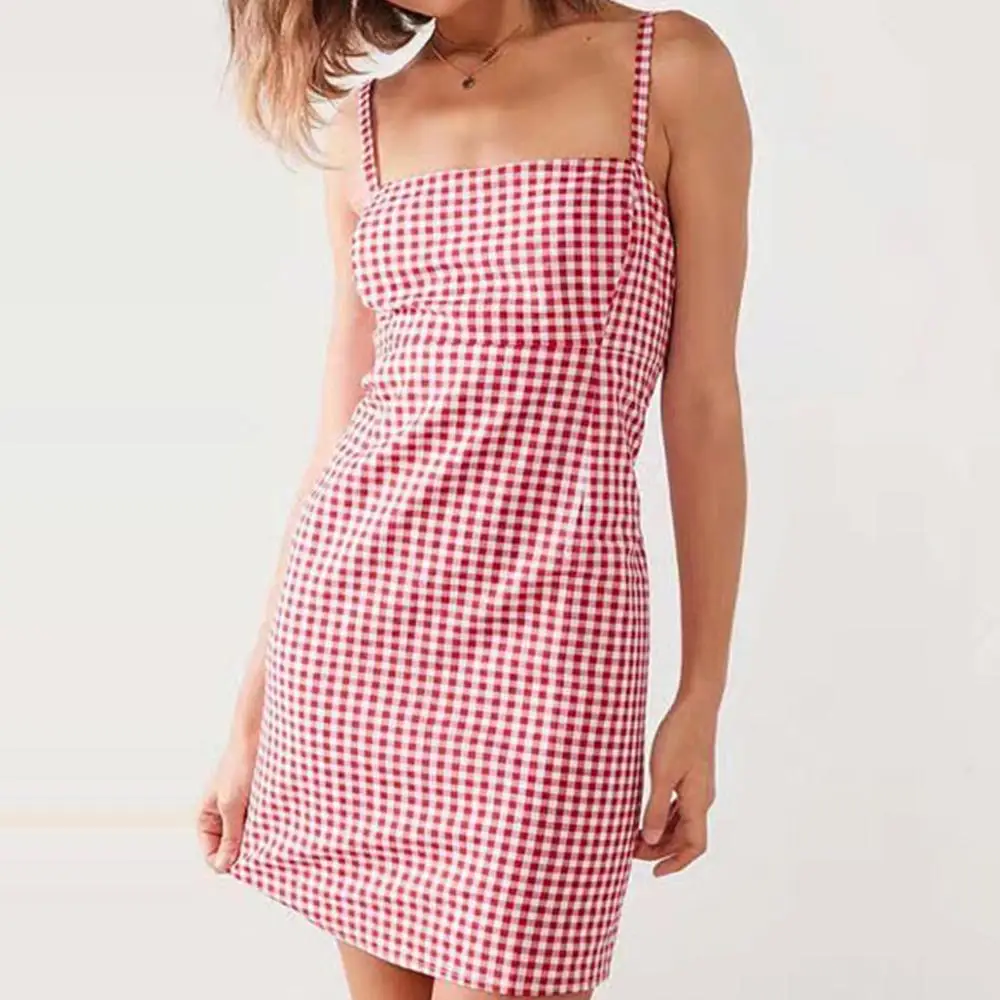 Женское облегающее мини платье карандаш на бретелях спагетти с квадратным