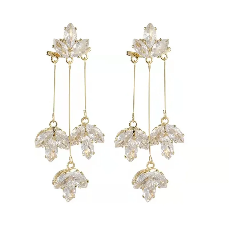 

Fashion Super Flash Zircon Maple Leaf Tassel Leaf Two Earrings Gentle and Elegant Earrings
