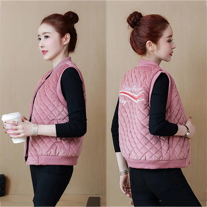 Модная короткая женская жилетка без рукавов на зиму и весну новинка тонкая