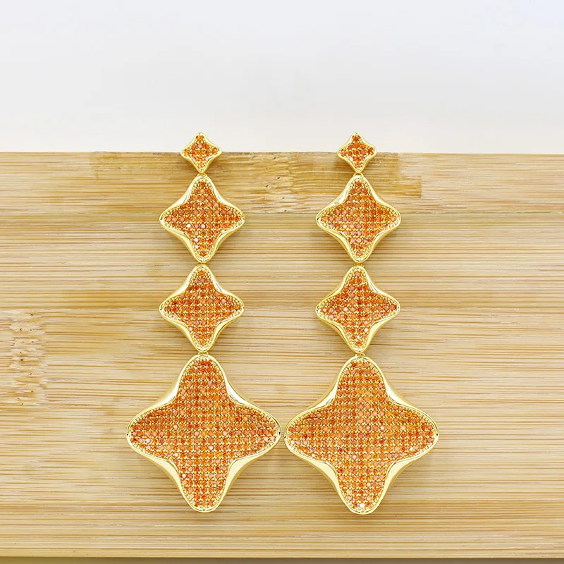 Женские серьги с подвеской из 18 каратного золота кисточками розового вечерние и