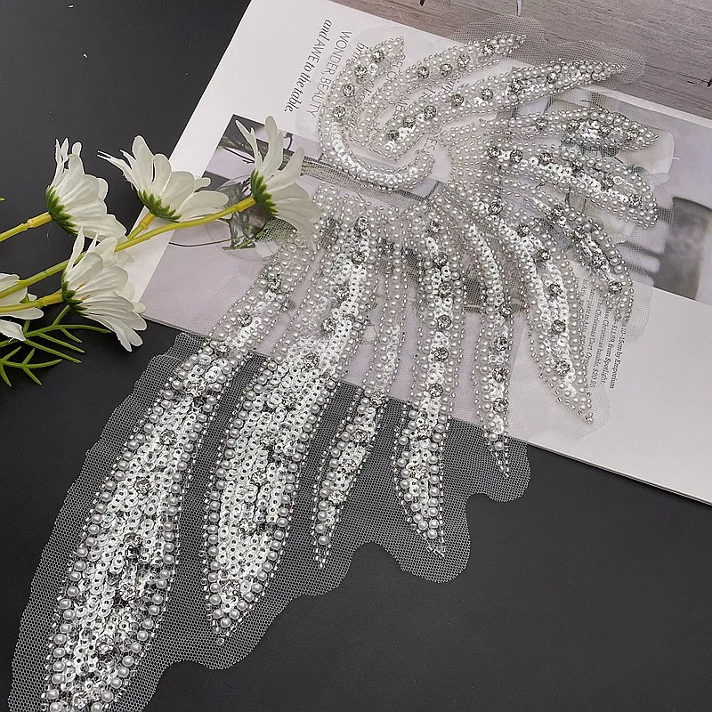 2 предмета в комплекте (слева + справа) 3D белый Цвет бисером Кружевная аппликация с