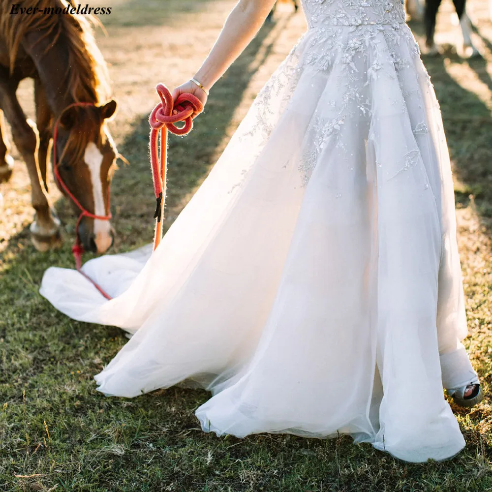 

Simple Boho Backless Wedding Dress 2020 V Neck Appliques Beaded Zipper Back Beach Bride Gowns Robe De Mariee Vestido De Noiva