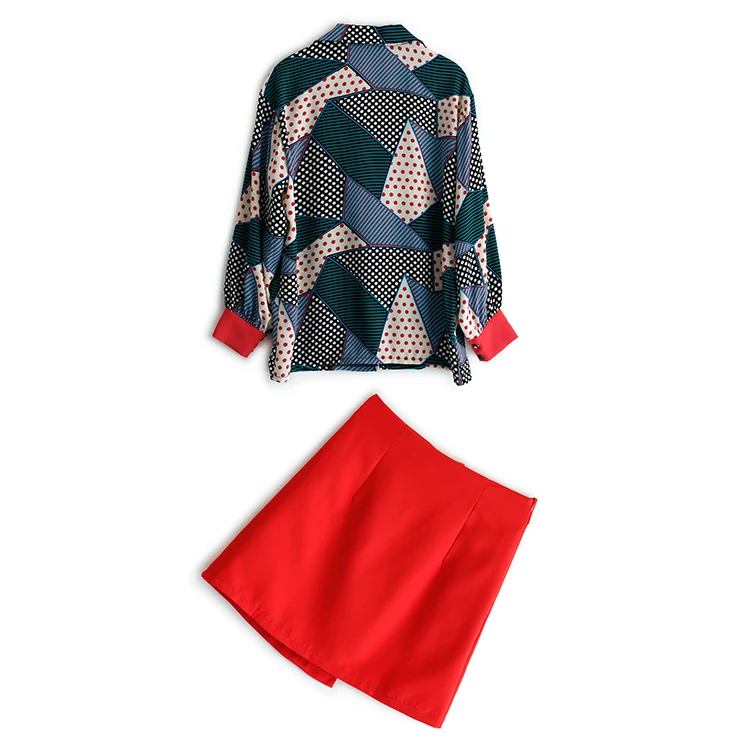 Женские модельные футболки Блузы с длинным рукавом и отложным воротником топы