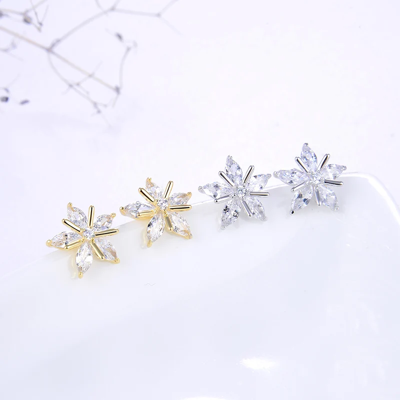 ORSA JEWELS Настоящее S925 Снежинка серьги гвоздики Новые Рождественские тема милые трендовые стерлингового серебра циркония женские ювелирные изделия SE172