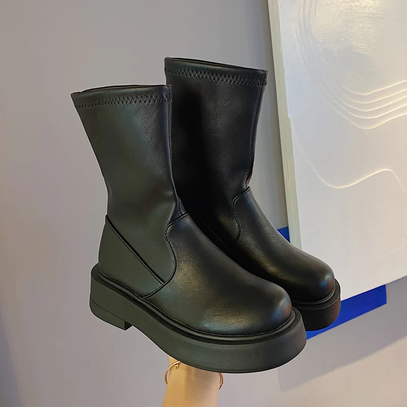 

2021 Women Soft Leather Black Combat Boots Thick Bottom Punk Gothic Short Boots Female Shoes Women Platform Ankle Boots