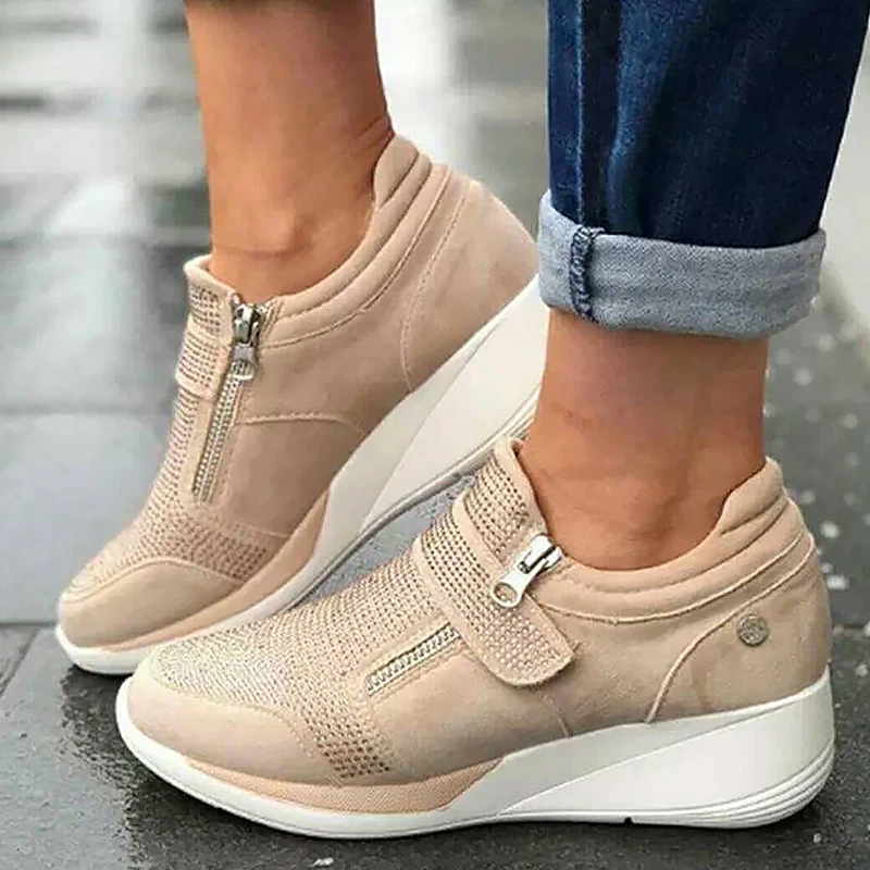 Женские кроссовки на платформе замшевые стразы Туфли танкетке с