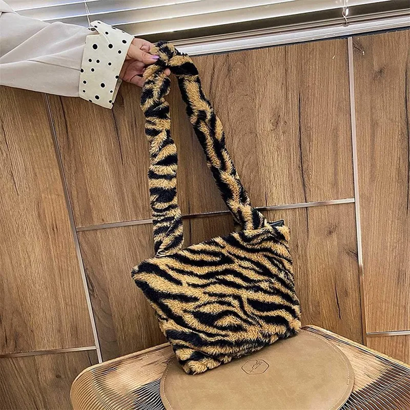 

Ladies Fluffy Shoulder Bag Plush Handbag for Women Autumn and Winter Underarm Bag Shoulder Bag Wallet Tote Bag