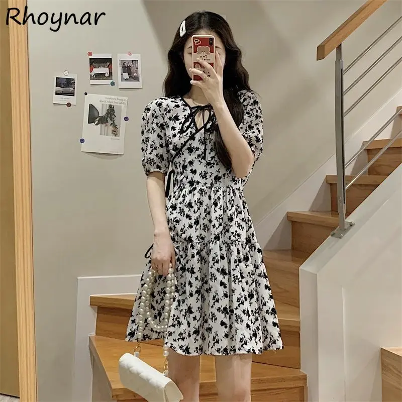 

Платье-трапеция женское с цветочным принтом, праздничное стильное винтажное универсальное мини-платье с V-образным вырезом для девушек, поп...