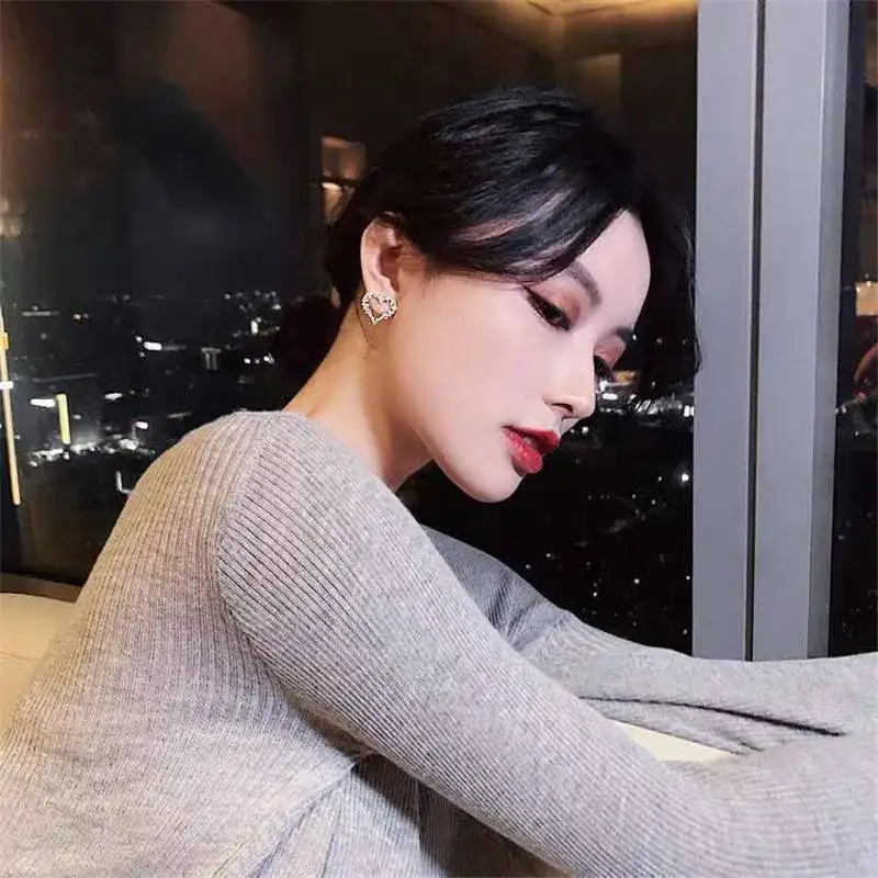 

Fashion Romantic Hollow Heart Crystal Imitation Pearl Earrings Women Wedding Jewelry Ear Stud