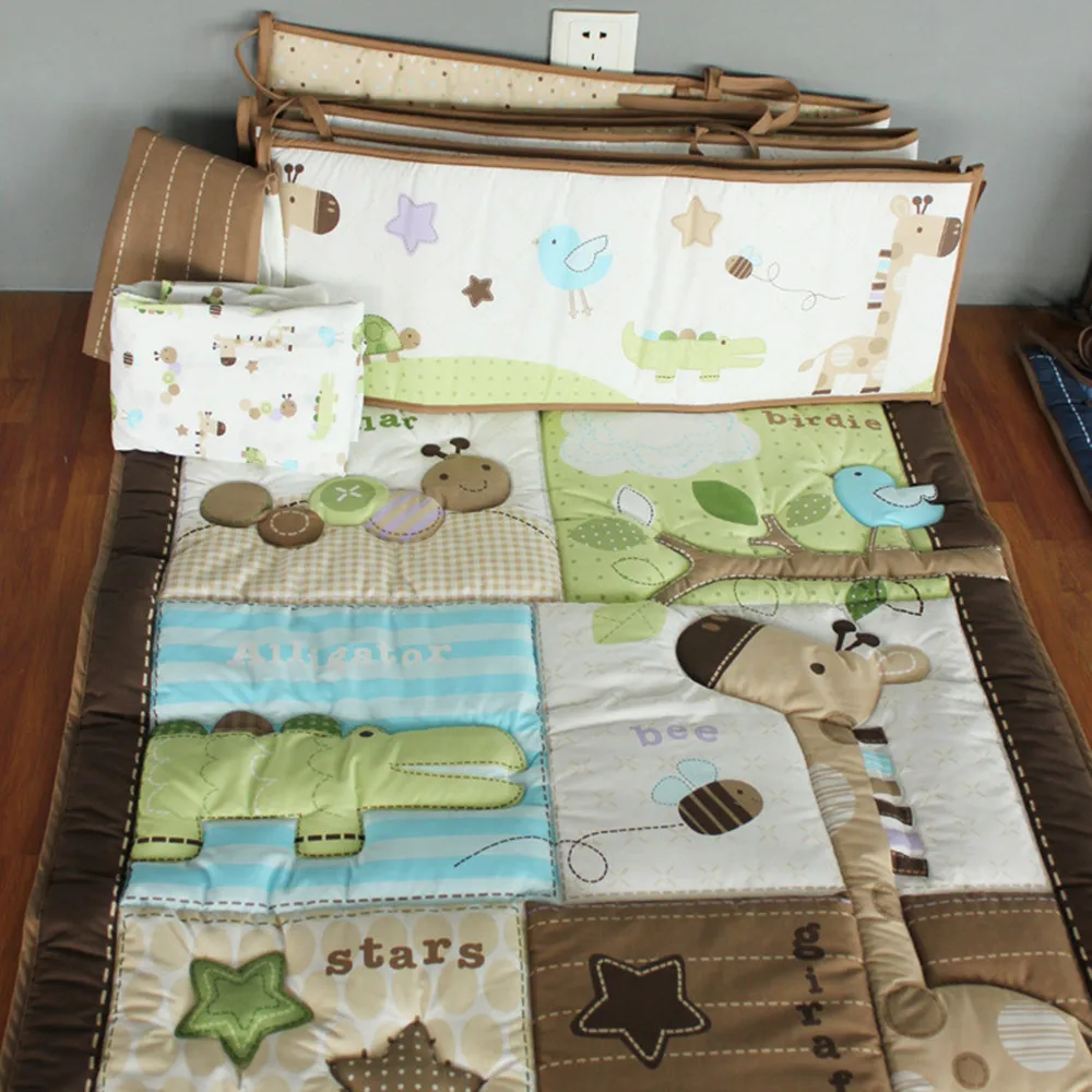 Комплект постельного белья для малышей с вышивкой из 6 предметов 100% хлопок |