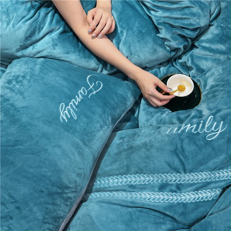 Modern Style Milk Velvet 4pcs Warm Duvet Cover Bed Sheet Pillowcase Winter Soft Lake Blue Purple Grey Green Khaki Queen Red | Дом и сад