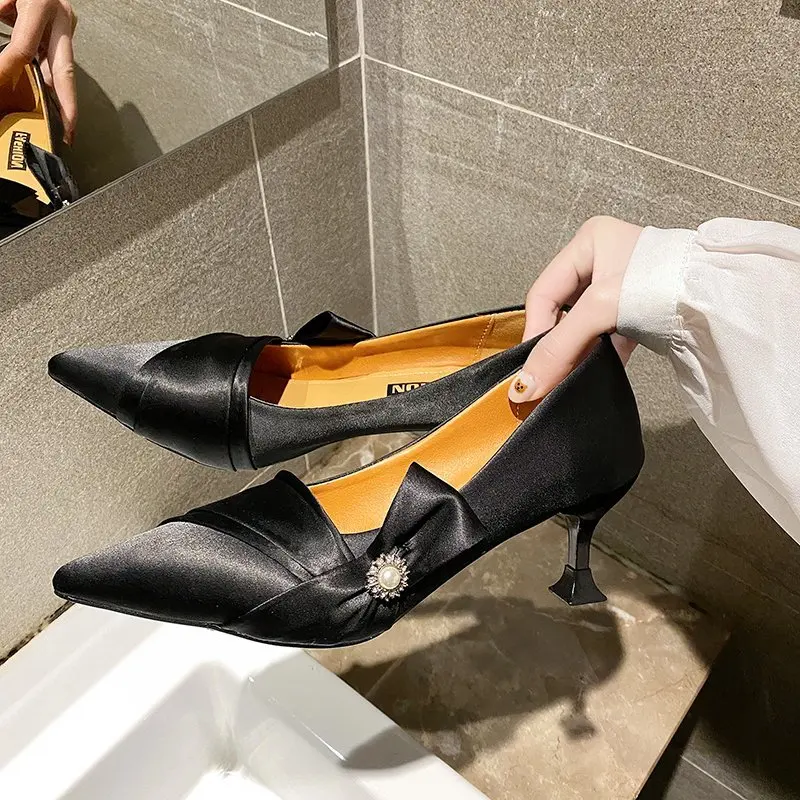 

Women's High Heels Spring and Autumn New Fashion Pearl Pointed Stiletto Pumps Women's High Heels Comfortable Casual Shoes