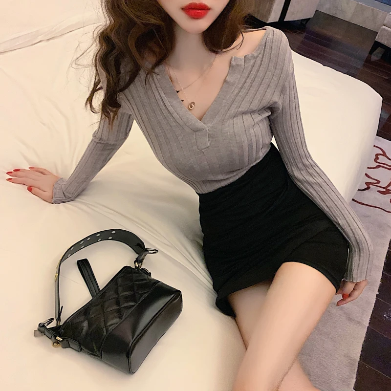 

Fall 2019 Women Clothing Sexy Slim V-neck Knitted Pullover Korean Solid Long Sleeve Sweaters Female Low-cut Fashion Hipster