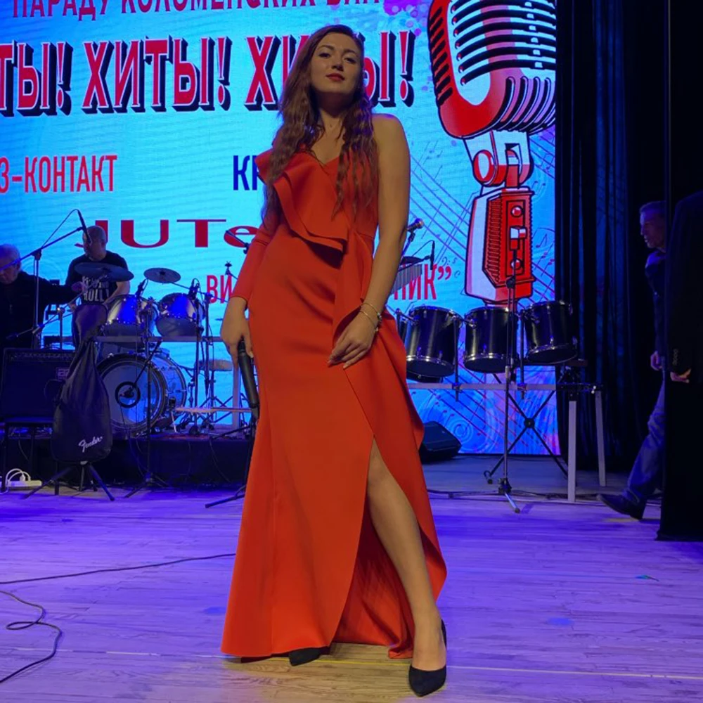 Женское вечернее платье с юбкой годе Красное длинное открытым плечом и длинным