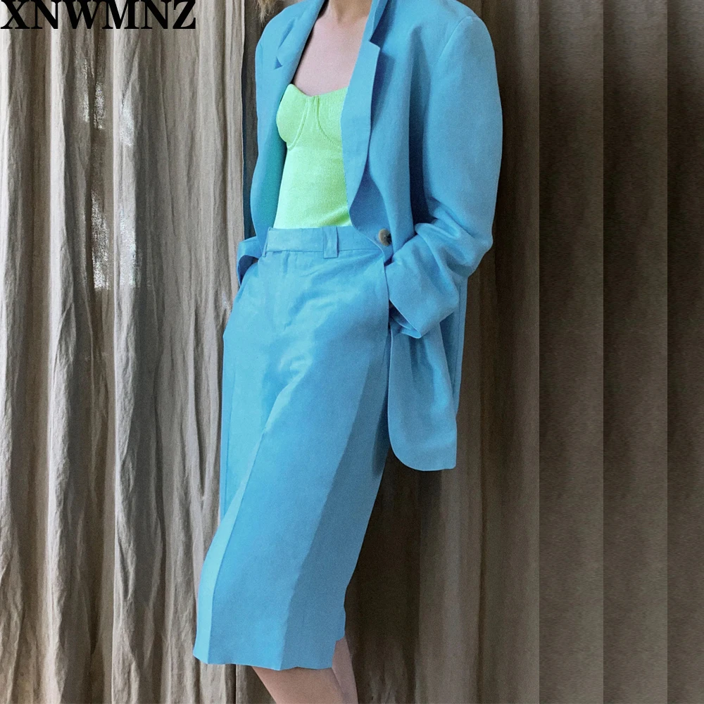 

XNWMNZ 2020 women za mini Bermuda shorts made of a linen blend Front pockets. Metal zip and hook fastening at the front
